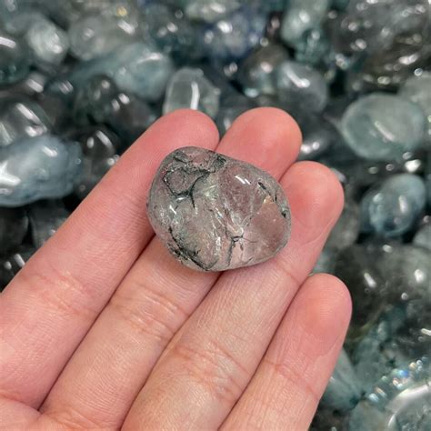 Light Green Crackled Quartz Tumbled – Alternative Distribution
