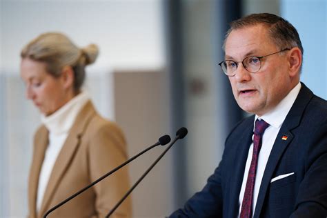 ‘I see no threat from Russia’: Far-right AfD leader’s remark deepens party rift in Germany – The ... - leader of yak city osrs