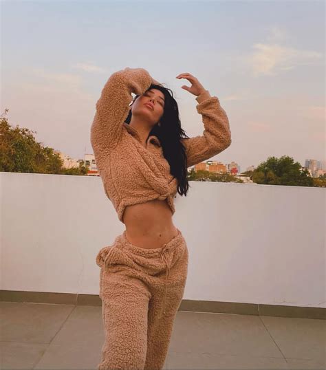 Brenda Zambrano 🍒 | 🤠 | Instagram