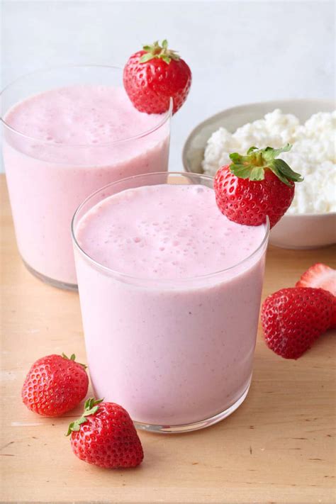 Strawberry Yogurt Smoothie Recipe (No Banana)