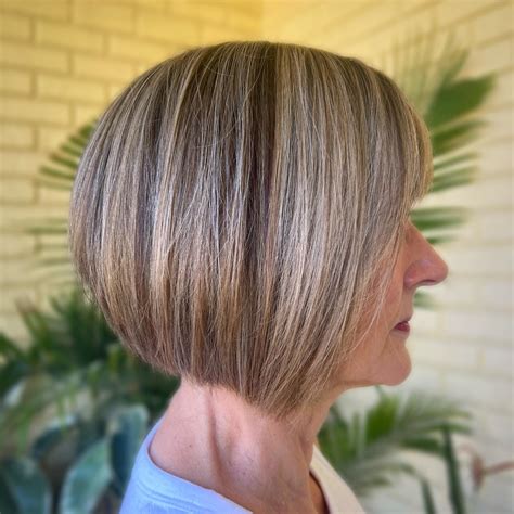15 Stunning Angled Bob Haircuts For Older Women | Fabbon
