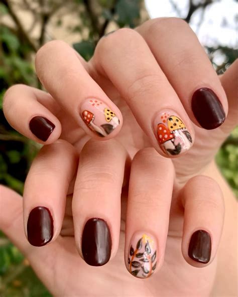 35 Fall Leaves Nail Designs To Wear This Autumn