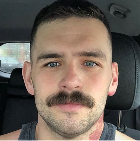 Pin by Guilherme Camargo de Oliveira on Estilo in 2025 | Beard no ...