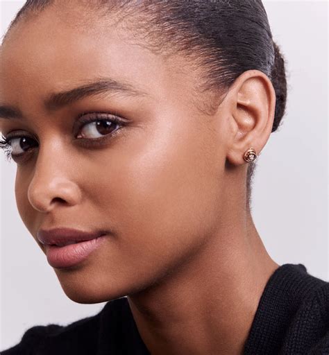 Small Rose Dior Couture Earrings Pink Gold and Diamonds | DIOR