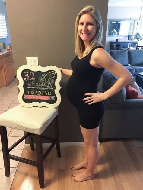 Week 32 // Belly Pics — Jenn Hallak