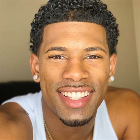 Pin by 𝓰𝓵𝓲𝔃𝔃𝔂𝓰𝓵𝓪𝓶𝓸𝓾𝓻𝓸𝓾 on вσуѕ | Light skin men, Men fade haircut short ...