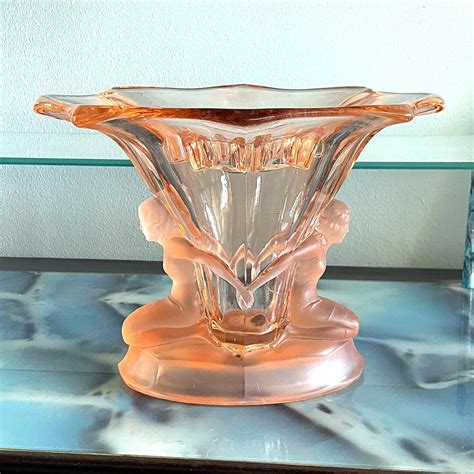 Art Deco Nudes Vase by Walther & Sohne in Glossy and Opaque Salmon-colored Glass, 1930s ...