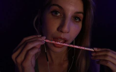 【FrivolousFox】助眠-咬铅笔的声音-柯亦舟-ASMR｜Frivolous Fox-哔哩哔哩视频