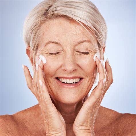 Age-Defying Secrets: Top tips to reduce wrinkles that come with age ...