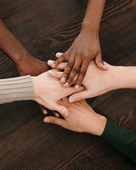 Enlace en Bio - Dare 2 Share en Español