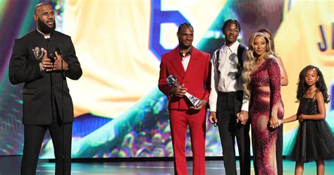 LeBron and Savannah James at 2023 ESPYs - Entertainer.news