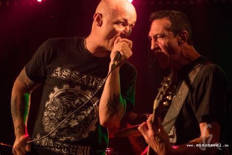 The-Defects-from-Belfast-playing-at-Hafenklang-Hamburg - Susan Seel