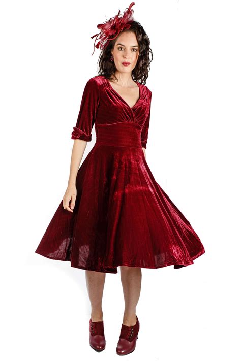 1950s Jazzy Belle Velvet Party Dress in Burgundy - Wardrobeshop