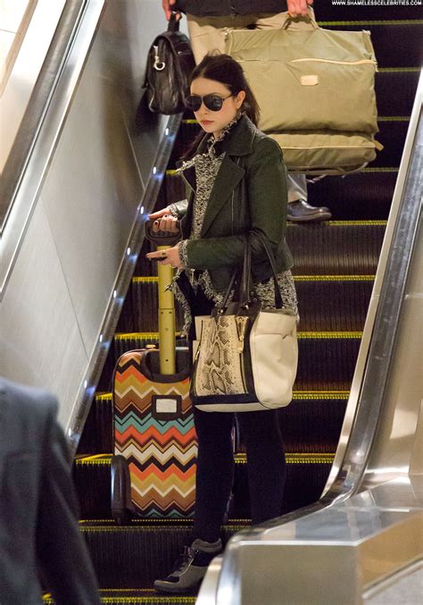 Michelle Trachtenberg High Resolution Beautiful Lax Airport