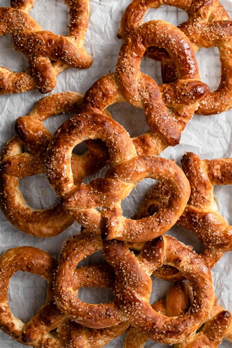 Homemade Soft Pretzels (Copycat Auntie Anne's Pretzel Recipe) | Recipe ...