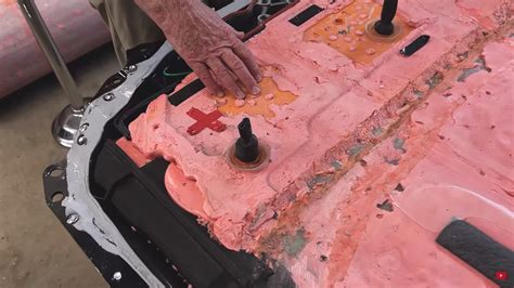 The Tesla Model Y 4680 Battery Teardown Continues, Sandy Has More ...