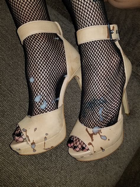 A large amount of cum beautifully stained my new sand heels : r/Cumonshoes