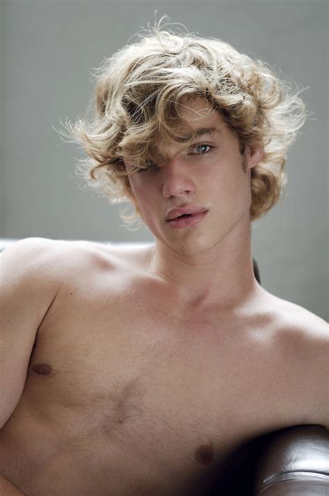Pin by JOS DELORET on U O M O * B E L L O | Blonde guys, Cute blonde boys, Male model face