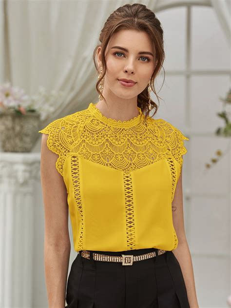 Guipure Lace Panel Keyhole Back Blouse | SHEIN USA | Blusas femininas ...