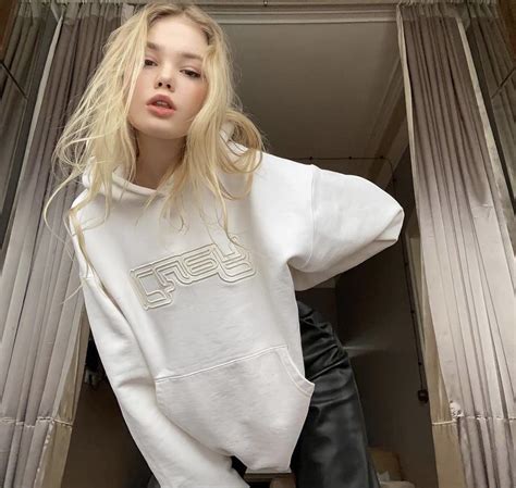 POV: Young Russian babe coming over to suck your cock | Scrolller