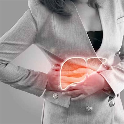 मेनोपॉज का लिवर पर क्या होता है असर? जानें | effect of menopause on liver | Herzindagi