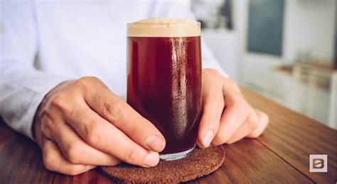 Nitro Cold Brew vs. Cold Brew: What Makes Nitro Different? • Bean ...
