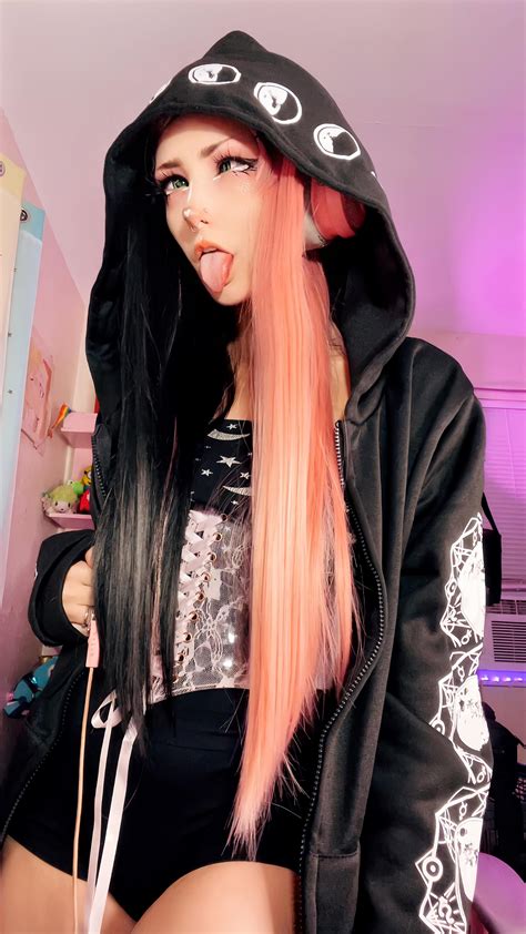 Pastel goth ahegao by Emery Fennec : r/RealAhegao