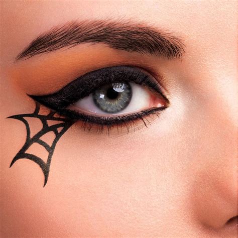 Spider Web Eyeliner