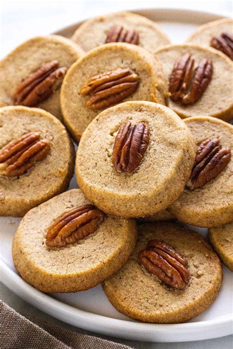 Pecan Sandies - Jessica Gavin