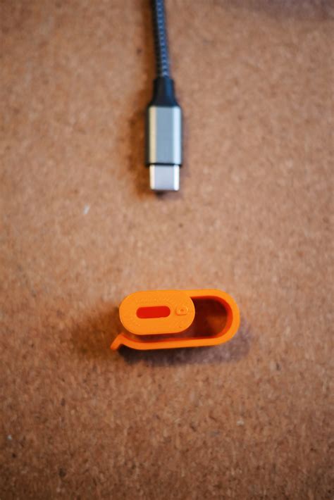 Free STL file USB C, Cable holder, cable clip, cable management ...
