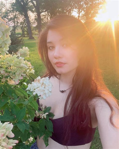 Newest IG pic "Hello again!" : r/SuniDey_