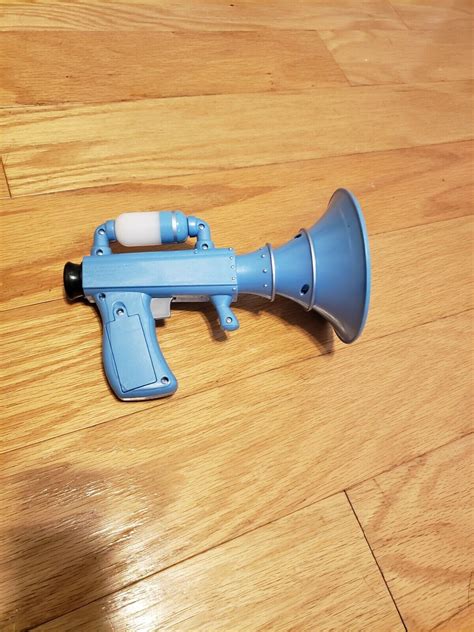 Despicable Me Minion Fart Blaster Gun Universal Studios Thinkway Toys ...