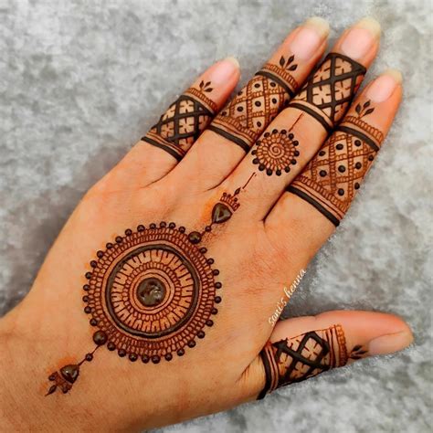 Pin by Ajay shree on mehandi | Mehndi designs, Round mehndi design ...