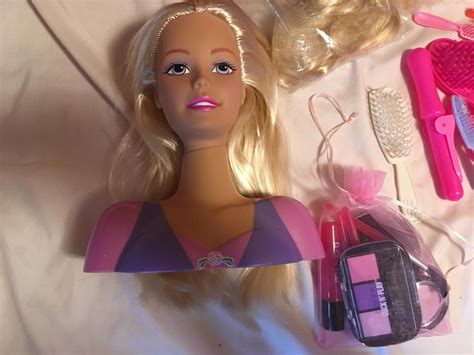 LOT OF THREE BARBIE DOLL STYLING HEADS AND ACCESSORIES | #1935831582