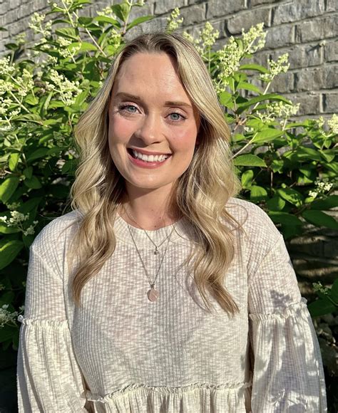 Hannah Miller, MS, LPC | Columbus, Ohio - Holistic Consultation