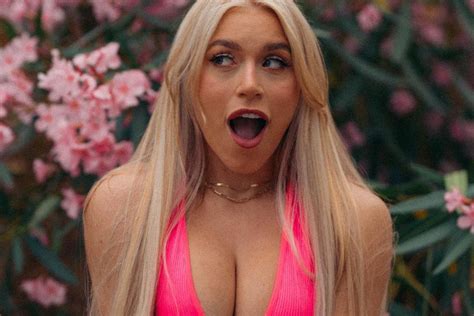 Elle Brooke Exclusive Porn Videos