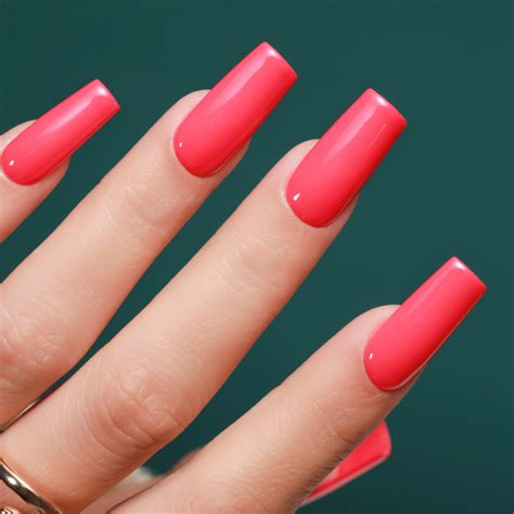 Nail Lacquer vs Polish: Difference Between Nail Polish and Nail Lacque ...