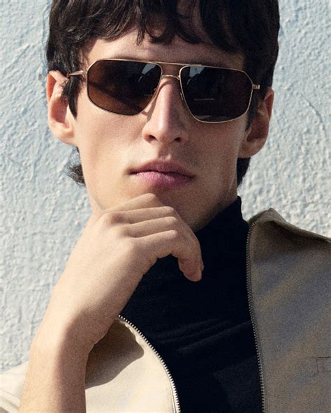 Kwintesencja ponadczasowego i nowoczesnego stylu od COS