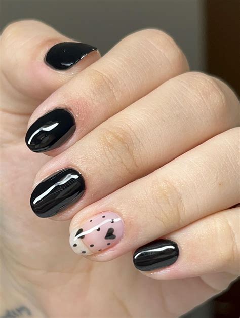 Jennifer Ferreira | Nails | Esmaltação em gel 🖤 | Instagram