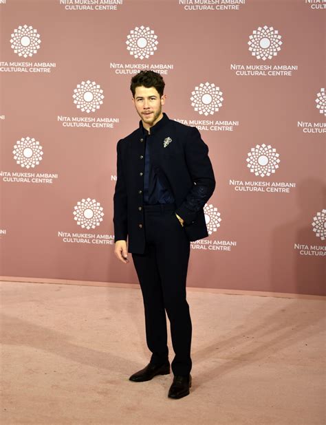 How Tall Are the Jonas Brothers? Kevin, Joe, Nick Heights | Life & Style