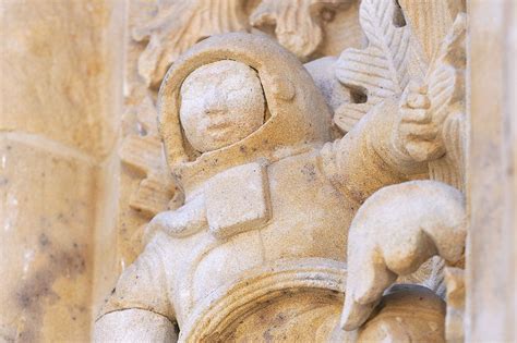 Fact Check Astronaut Carving On Ancient Spanish Cathedral The Fabulous