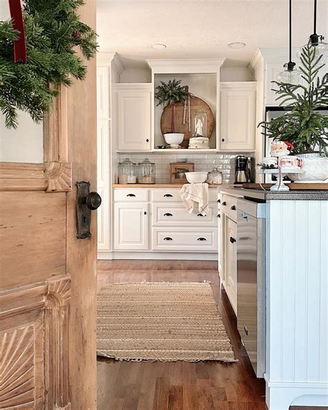 15+ Best Kitchen Christmas Rugs To Add Holiday Cheer to Your Home - No ...