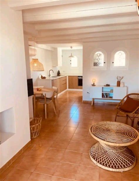 Pin van Adriana Londono op Mood 🏠 | Rode vloer, Interieur, Huis interieur