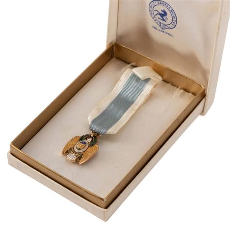Society Of The Cincinnati Insignia, 14k Gold Auction