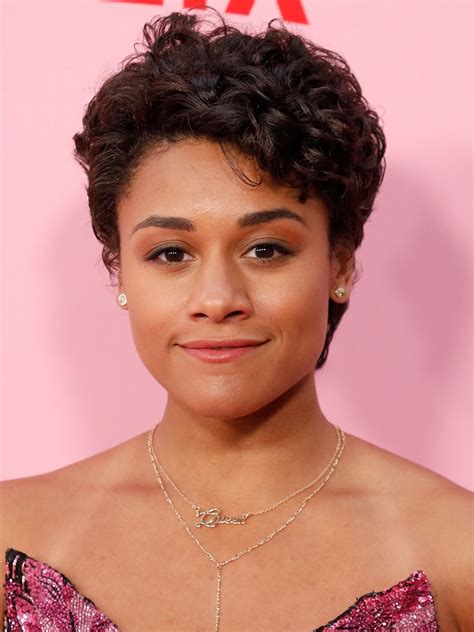 Ariana DeBose : Su biografía - SensaCine.com