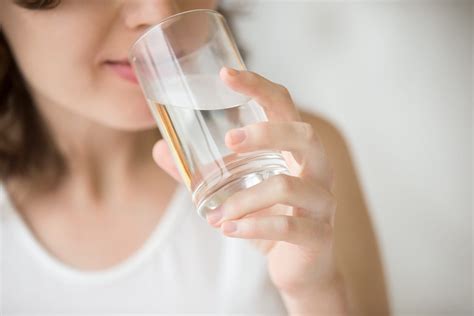10 reasons to drink two liters of water a day