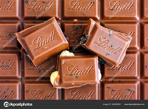 Lindt Chocolate Bar Gold