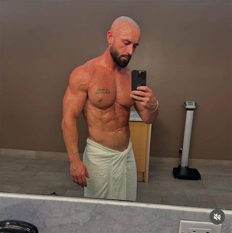Sexy Bald Men (@sexy_bald_men) • Instagram photos and videos
