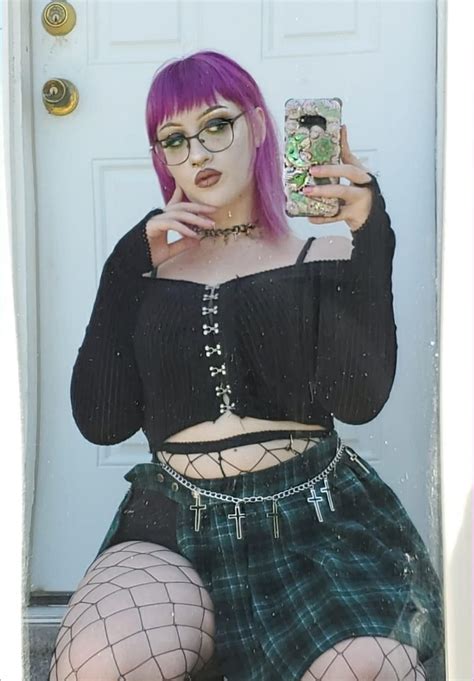 🖤 Justice 🖤 | Curvy girl outfits, Curvy outfits, Grunge outfits curvy
