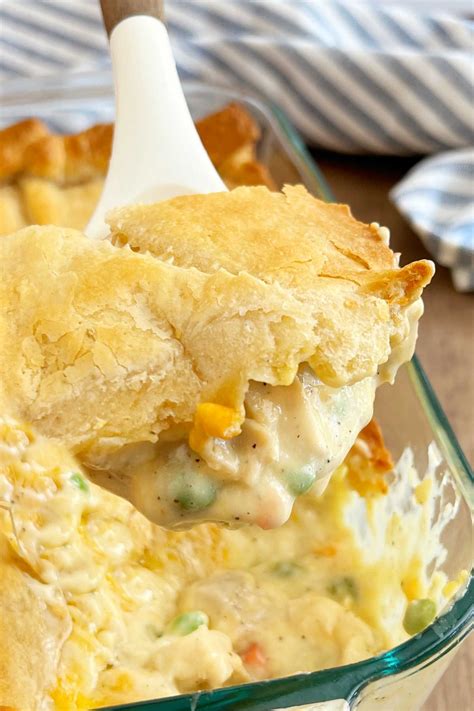 Easy Chicken Pot Pie Casserole | Recipe | Creamy chicken pot pie, Easy ...